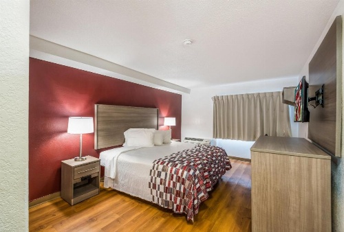 Red Roof Inn Rochester - Airport image 14